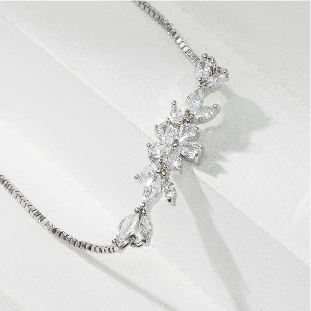 1pcs Fashionable Zircon Bracelet Silver Flower Leaf Drawstring Design Chain Inlaid Gold - plated Bracelet Suitable For Women's Daily Holiday Wear - silverfoxgoods